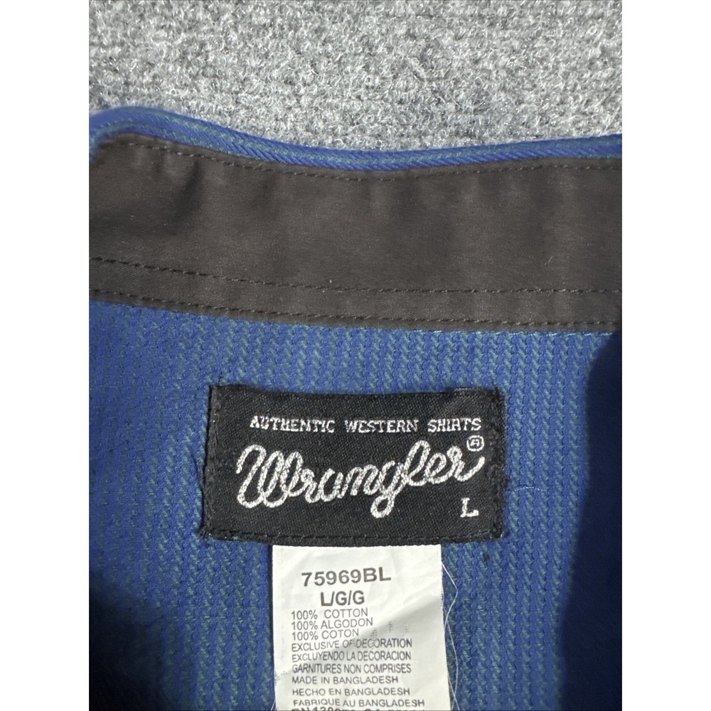 Vintage Wrangler Western Shirt L Long Sleeve Blue Pearl Snap Cowboy - Picture 2 of 6